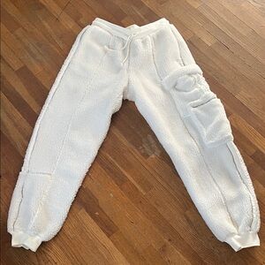 Ivy Park / Icy ❄️ Park - Cozy White Sherpa Joggers - s